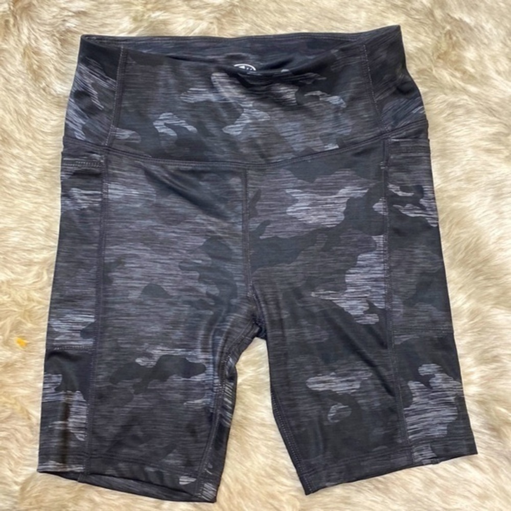 Athletic works size xs/small 0-2‎  camo dark black grey color